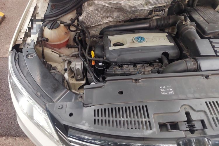 Used Volkswagen Tiguan 2012 1.8TSI Automatic Two-Wheel Drive Elite Edition Engine Bay Right