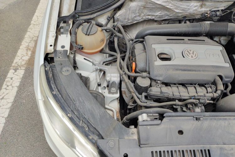 Used Volkswagen Tiguan 2012 1.8TSI Manual Two-Wheel Drive Urban Edition Engine Bay Right