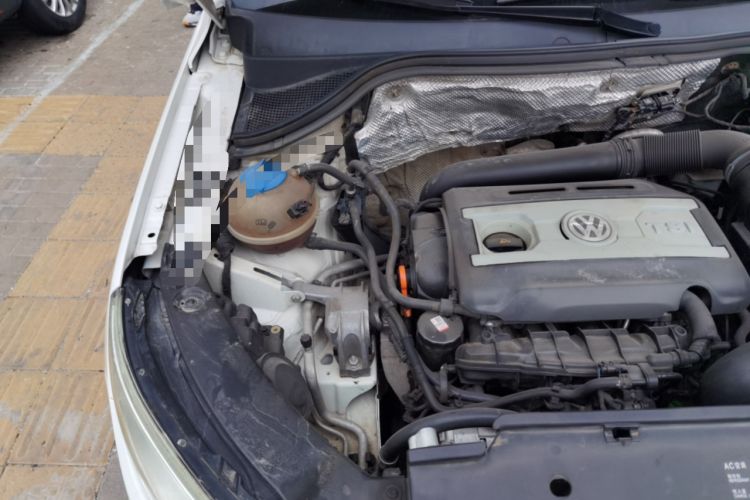 Used Volkswagen Tiguan 2012 2.0 TSI Automatic All-Wheel Drive Flagship Edition Engine Bay Right