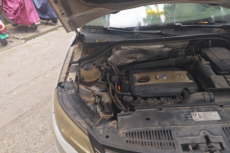 Used Volkswagen Tiguan 2012 2.0 TSI Automatic All-Wheel Drive Elite Edition Engine Bay Right