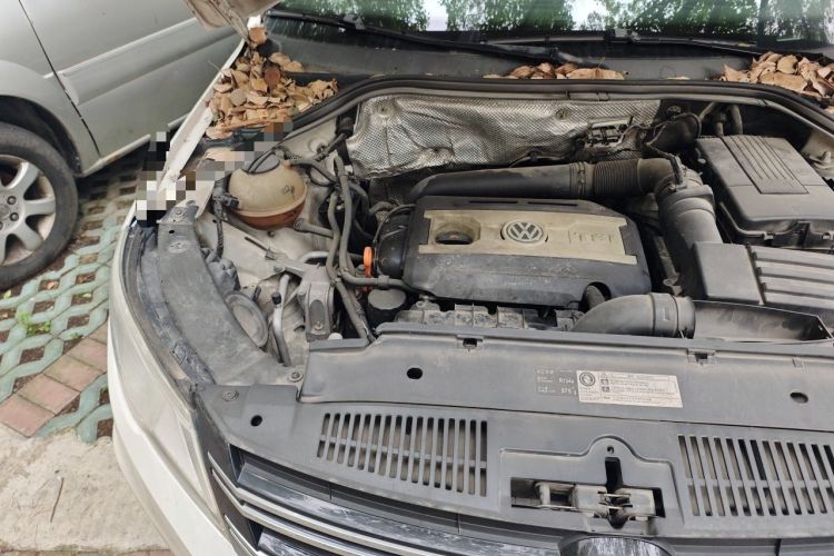 Used Volkswagen Tiguan 2012 2.0 TSI Automatic All-Wheel Drive Flagship Edition Engine Bay Right