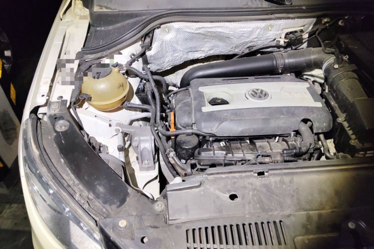 Used Volkswagen Tiguan 2012 1.8TSI Automatic Two-Wheel Drive Elite Edition Engine Bay Right