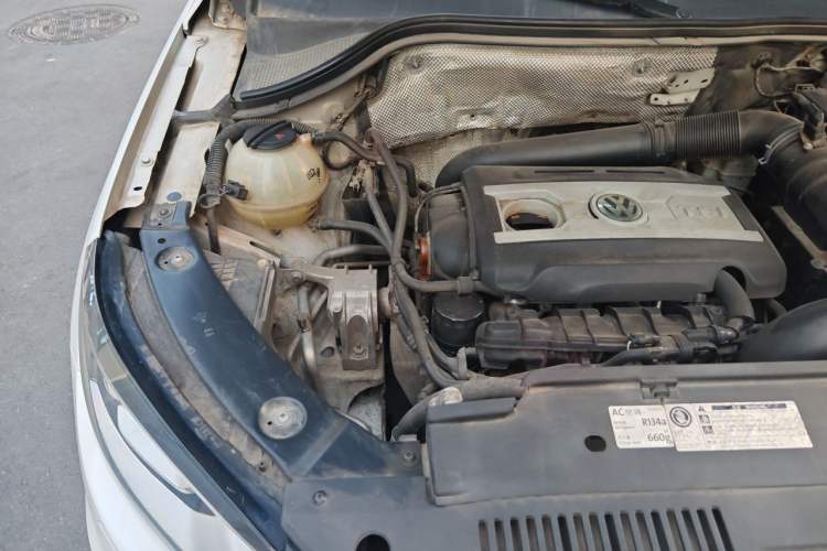 Used Volkswagen Tiguan 2012 2.0 TSI Luxury Edition Engine Bay Right