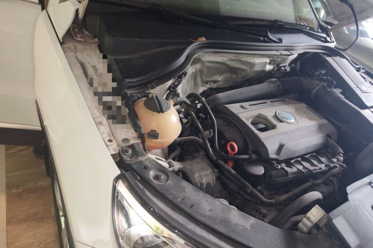 Used Volkswagen Tiguan 2012 2.0 TSI Automatic All-Wheel Drive Elite Edition Engine Bay Right