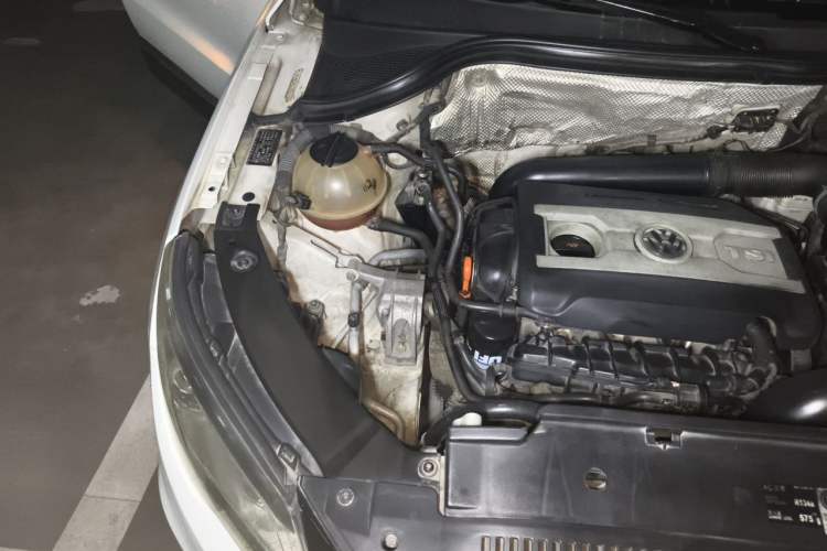 Used Volkswagen Tiguan 2012 1.8TSI Automatic All-Wheel Drive Elite Edition Engine Bay Right
