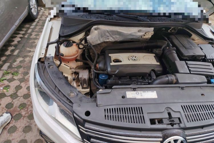 Used Volkswagen Tiguan 2012 2.0 TSI Comfort Edition Engine Bay Right