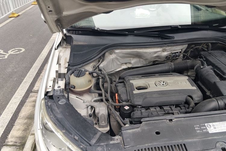 Used Volkswagen Tiguan 2012 1.8TSI Automatic All-Wheel Drive Elite Edition Engine Bay Right