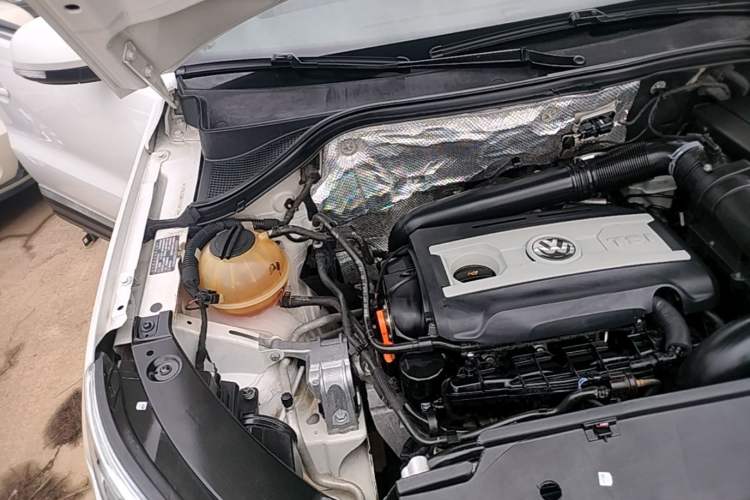 Used Volkswagen Tiguan 2012 1.8TSI Automatic Two-Wheel Drive Urban Edition Engine Bay Right