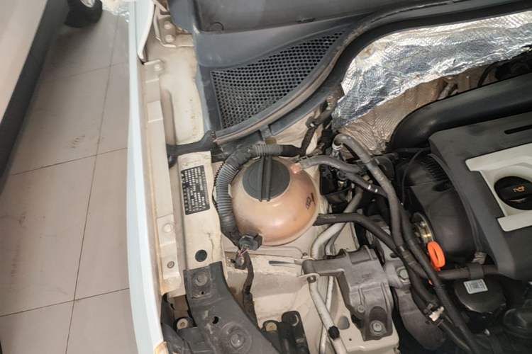Used Volkswagen Tiguan 2012 1.8TSI Automatic All-Wheel Drive Fashion Edition Engine Bay Right