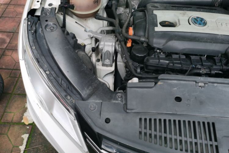 Used Volkswagen Tiguan 2012 2.0 TSI Automatic All-Wheel Drive Flagship Edition Engine Bay Right