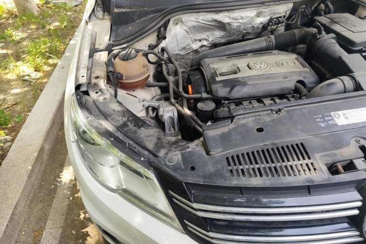 Used Volkswagen Tiguan 2012 1.8TSI Automatic All-Wheel Drive Elite Edition Engine Bay Right