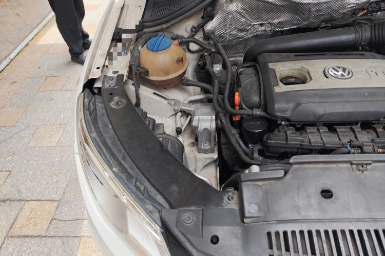Used Volkswagen Tiguan 2012 1.8TSI Automatic Two-Wheel Drive Trend Edition Engine Bay Right