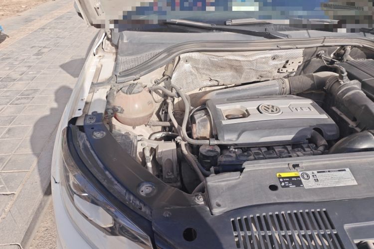 Used Volkswagen Tiguan 2012 2.0 TSI Luxury Edition Engine Bay Right