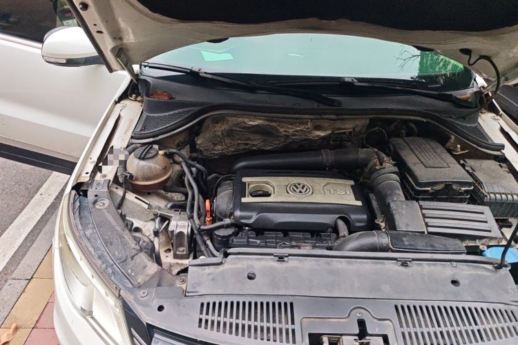 Used Volkswagen Tiguan 2012 1.8TSI Automatic All-Wheel Drive Fashion Edition Engine Bay Right
