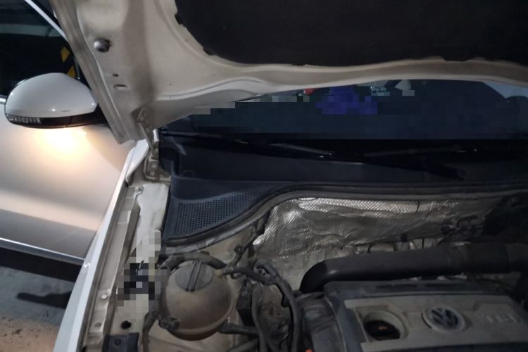 Used Volkswagen Tiguan 2012 2.0 TSI Automatic All-Wheel Drive Flagship Edition Engine Bay Right