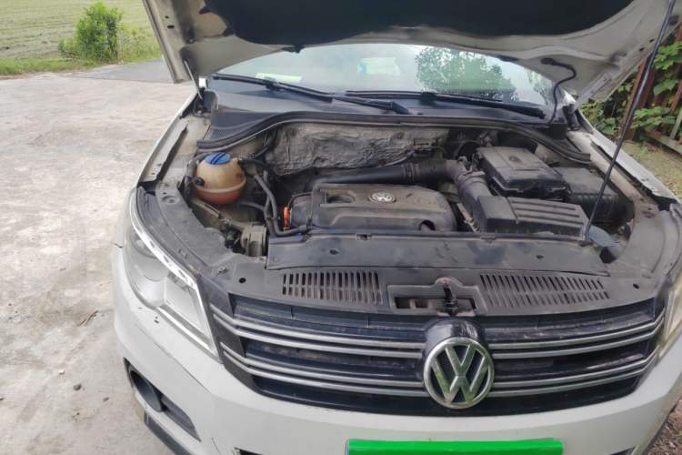 Used Volkswagen Tiguan 2012 1.8TSI Automatic Two-Wheel Drive Trend Edition Engine Bay Right