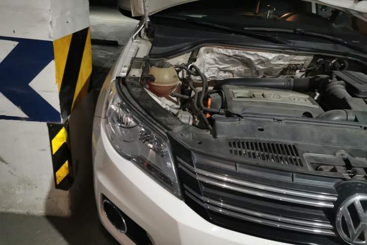 Used Volkswagen Tiguan 2012 1.8TSI Automatic Two-Wheel Drive Elite Edition Engine Bay Right