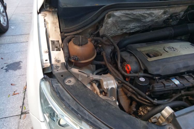 Used Volkswagen Tiguan 2012 2.0 TSI Automatic All-Wheel Drive Elite Edition Engine Bay Right