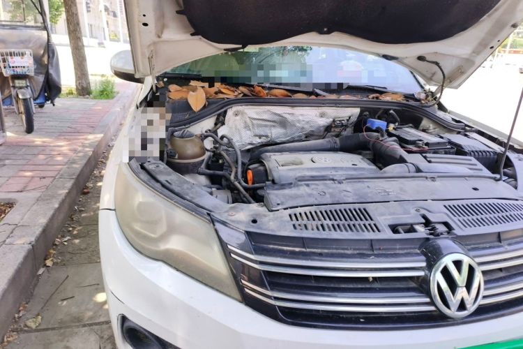 Used Volkswagen Tiguan 2012 1.8TSI Automatic All-Wheel Drive Fashion Edition Engine Bay Right
