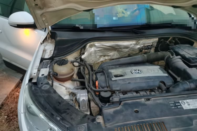 Used Volkswagen Tiguan 2012 1.8TSI Automatic All-Wheel Drive Elite Edition Engine Bay Right