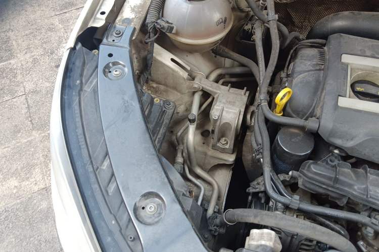 Used Volkswagen Tiguan 2012 2.0 TSI Comfort Edition Engine Bay Right