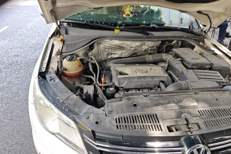Used Volkswagen Tiguan 2012 2.0 TSI Automatic All-Wheel Drive Elite Edition Engine Bay Right