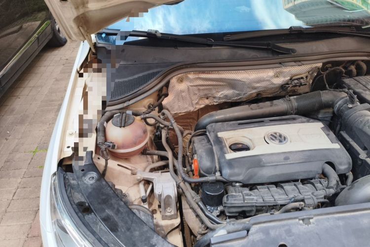 Used Volkswagen Tiguan 2012 1.8TSI Automatic All-Wheel Drive Fashion Edition Engine Bay Right