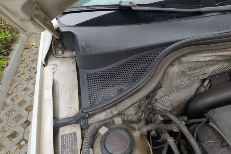 Used Volkswagen Tiguan 2012 2.0 TSI Automatic All-Wheel Drive Flagship Edition Engine Bay Right