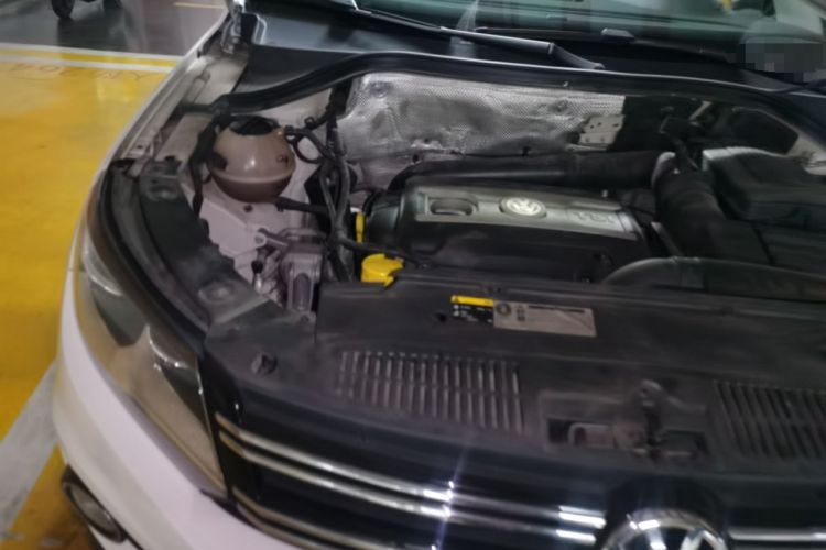 Used Volkswagen Tiguan 2012 2.0 TSI Comfort Edition Engine Bay Right