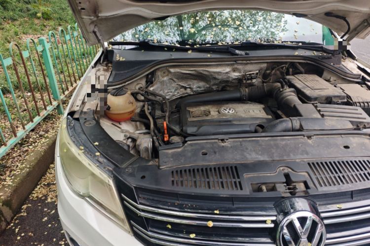 Used Volkswagen Tiguan 2012 1.8TSI Automatic All-Wheel Drive Elite Edition Engine Bay Right