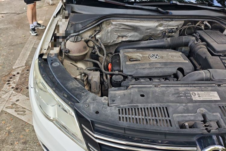 Used Volkswagen Tiguan 2012 1.8TSI Automatic Two-Wheel Drive Elite Edition Engine Bay Right