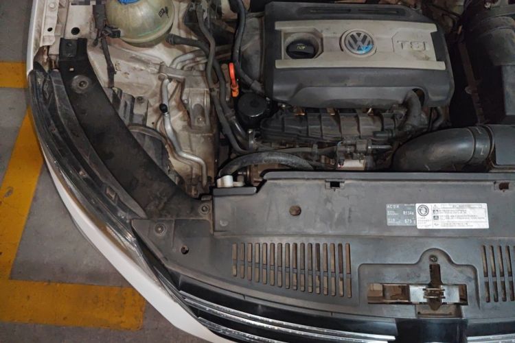 Used Volkswagen Tiguan 2012 1.8TSI Automatic All-Wheel Drive Elite Edition Engine Bay Right