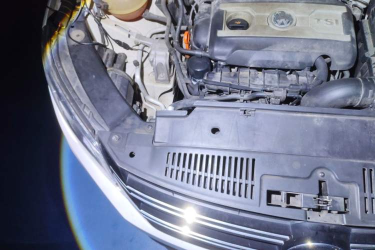 Used Volkswagen Tiguan 2012 1.8TSI Automatic All-Wheel Drive Elite Edition Engine Bay Right
