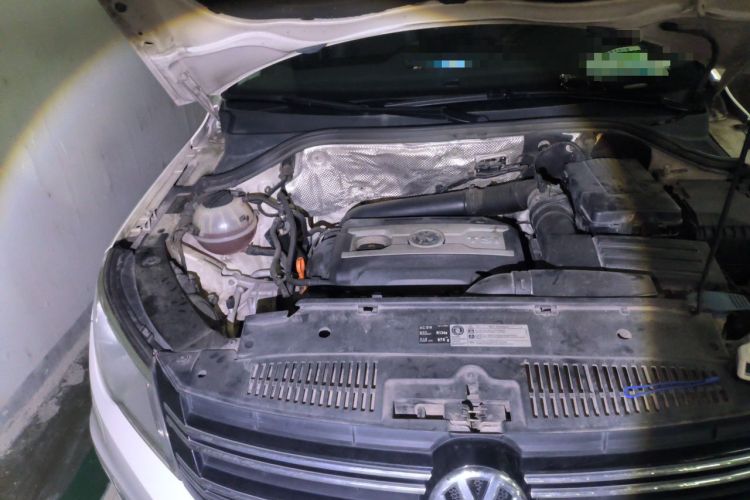 Used Volkswagen Tiguan 2012 2.0 TSI Automatic All-Wheel Drive Flagship Edition Engine Bay Right