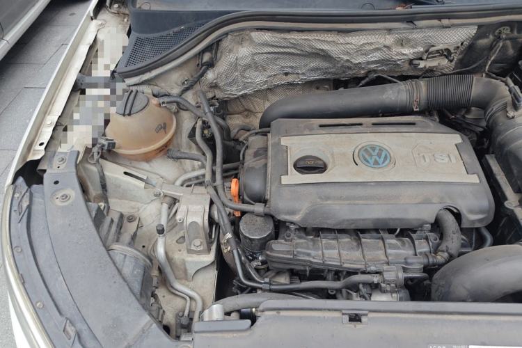 Used Volkswagen Tiguan 2012 1.8TSI Automatic All-Wheel Drive Fashion Edition Engine Bay Right