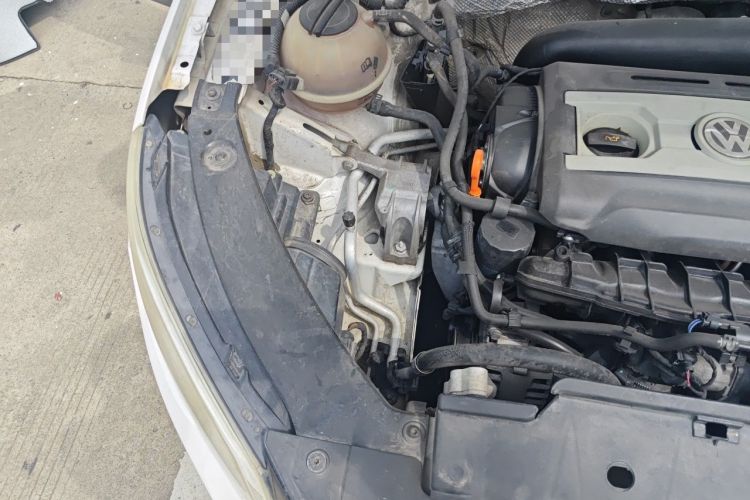 Used Volkswagen Tiguan 2012 2.0 TSI Automatic All-Wheel Drive Elite Edition Engine Bay Right