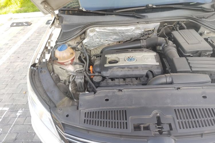 Used Volkswagen Tiguan 2012 2.0 TSI Automatic All-Wheel Drive Flagship Edition Engine Bay Right