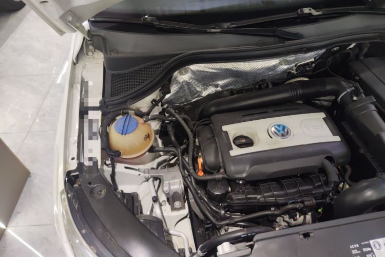 Used Volkswagen Tiguan 2012 1.8TSI Automatic Two-Wheel Drive Elite Edition Engine Bay Right