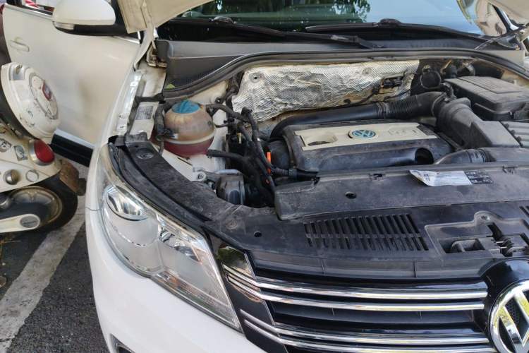 Used Volkswagen Tiguan 2012 1.8TSI Automatic All-Wheel Drive Elite Edition Engine Bay Right