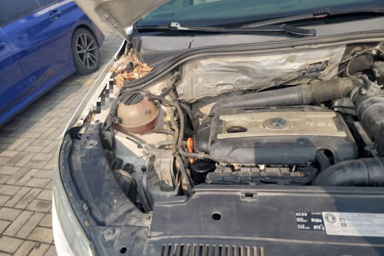 Used Volkswagen Tiguan 2012 2.0 TSI Automatic All-Wheel Drive Elite Edition Engine Bay Right