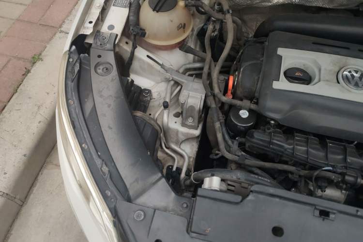 Used Volkswagen Tiguan 2012 1.8TSI Automatic All-Wheel Drive Elite Edition Engine Bay Right