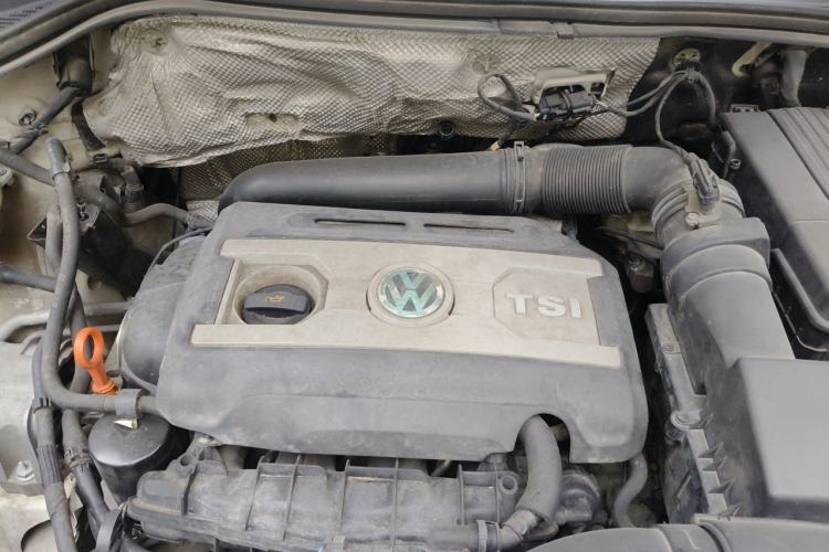 Used Volkswagen Tiguan 2012 2.0 TSI Automatic All-Wheel Drive Flagship Edition Engine Bay