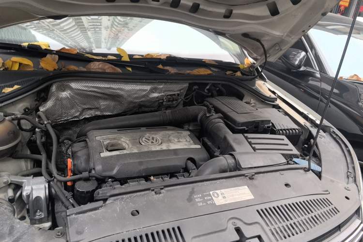 Used Volkswagen Tiguan 2012 1.8TSI Automatic All-Wheel Drive Elite Edition Engine Bay