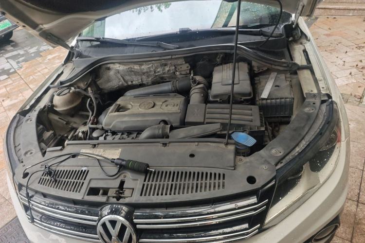 Used Volkswagen Tiguan 2012 2.0 TSI Comfort Edition Engine Bay