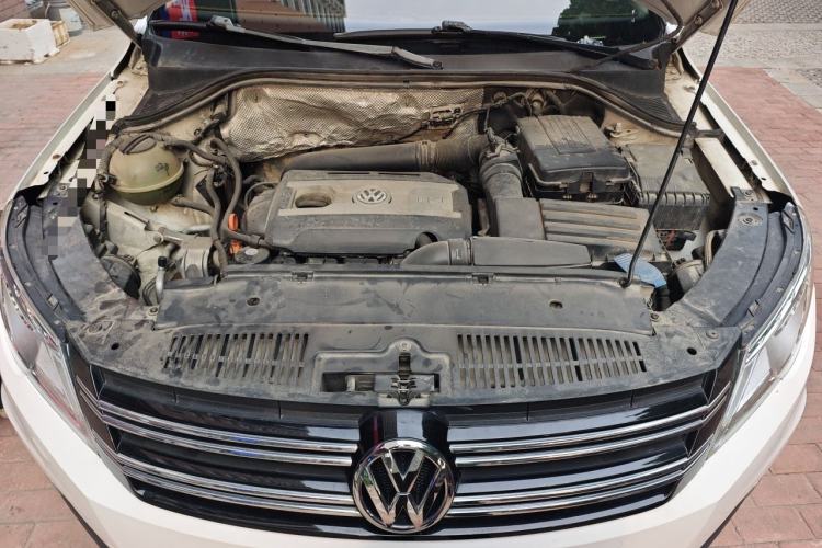 Used Volkswagen Tiguan 2012 2.0 TSI Automatic All-Wheel Drive Elite Edition Engine Bay