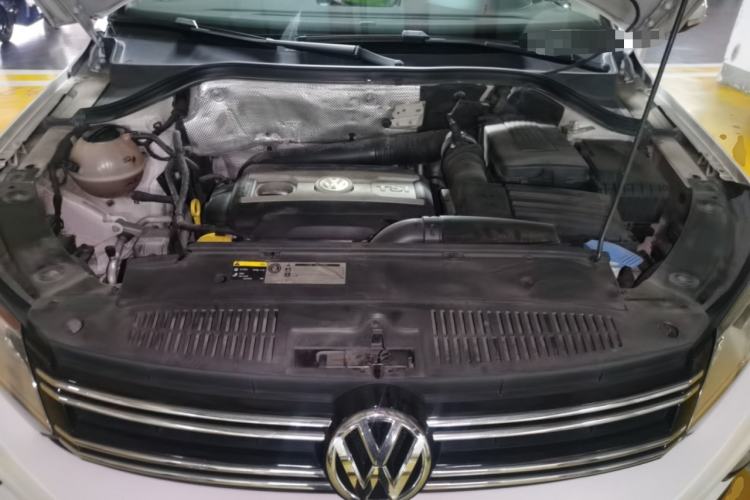 Used Volkswagen Tiguan 2012 2.0 TSI Comfort Edition Engine Bay