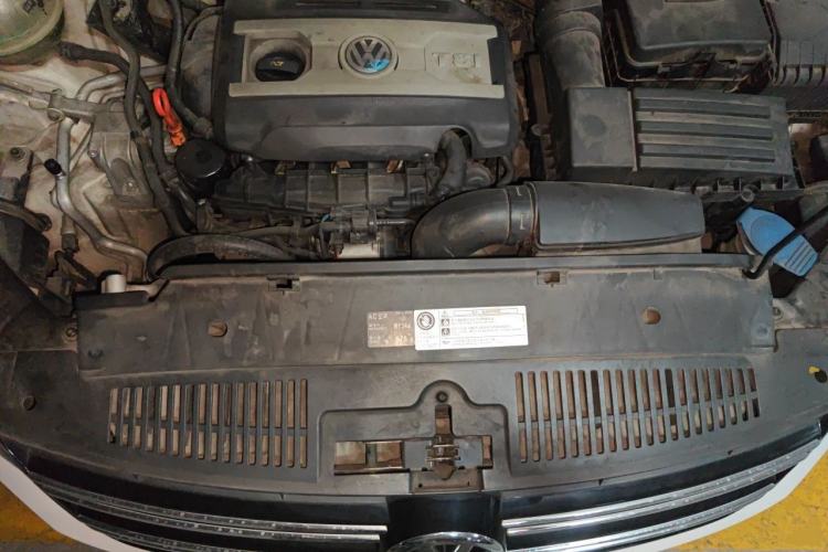 Used Volkswagen Tiguan 2012 1.8TSI Automatic All-Wheel Drive Elite Edition Engine Bay