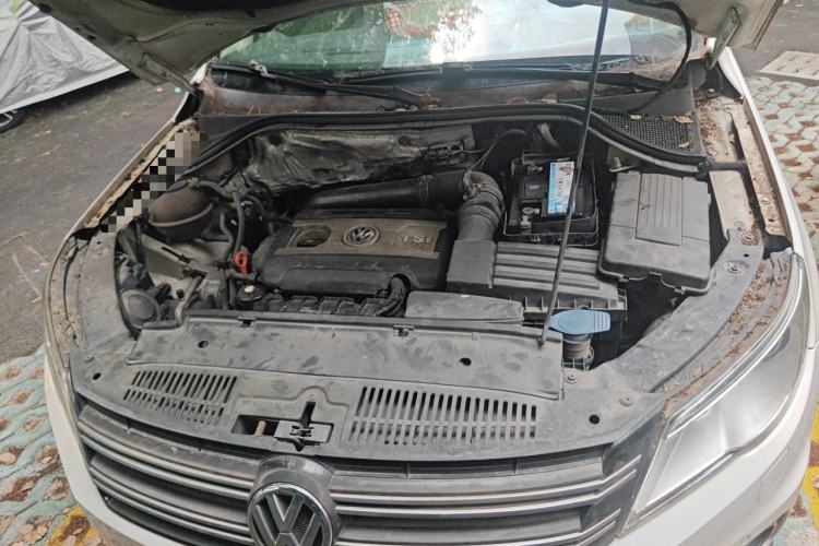 Used Volkswagen Tiguan 2012 2.0 TSI Automatic All-Wheel Drive Flagship Edition Engine Bay