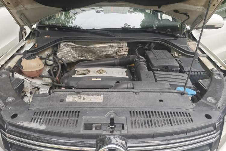 Used Volkswagen Tiguan 2012 2.0 TSI Luxury Edition Engine Bay