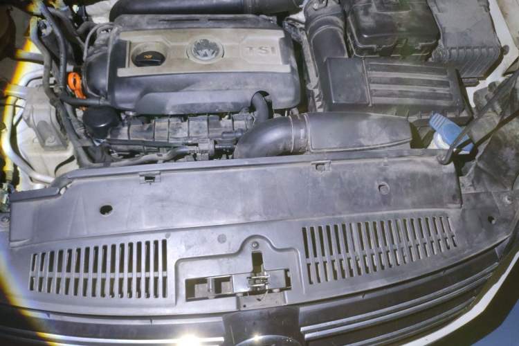 Used Volkswagen Tiguan 2012 1.8TSI Automatic All-Wheel Drive Elite Edition Engine Bay